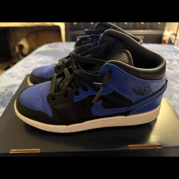Jordan 1 Mid - Picture 3 of 6